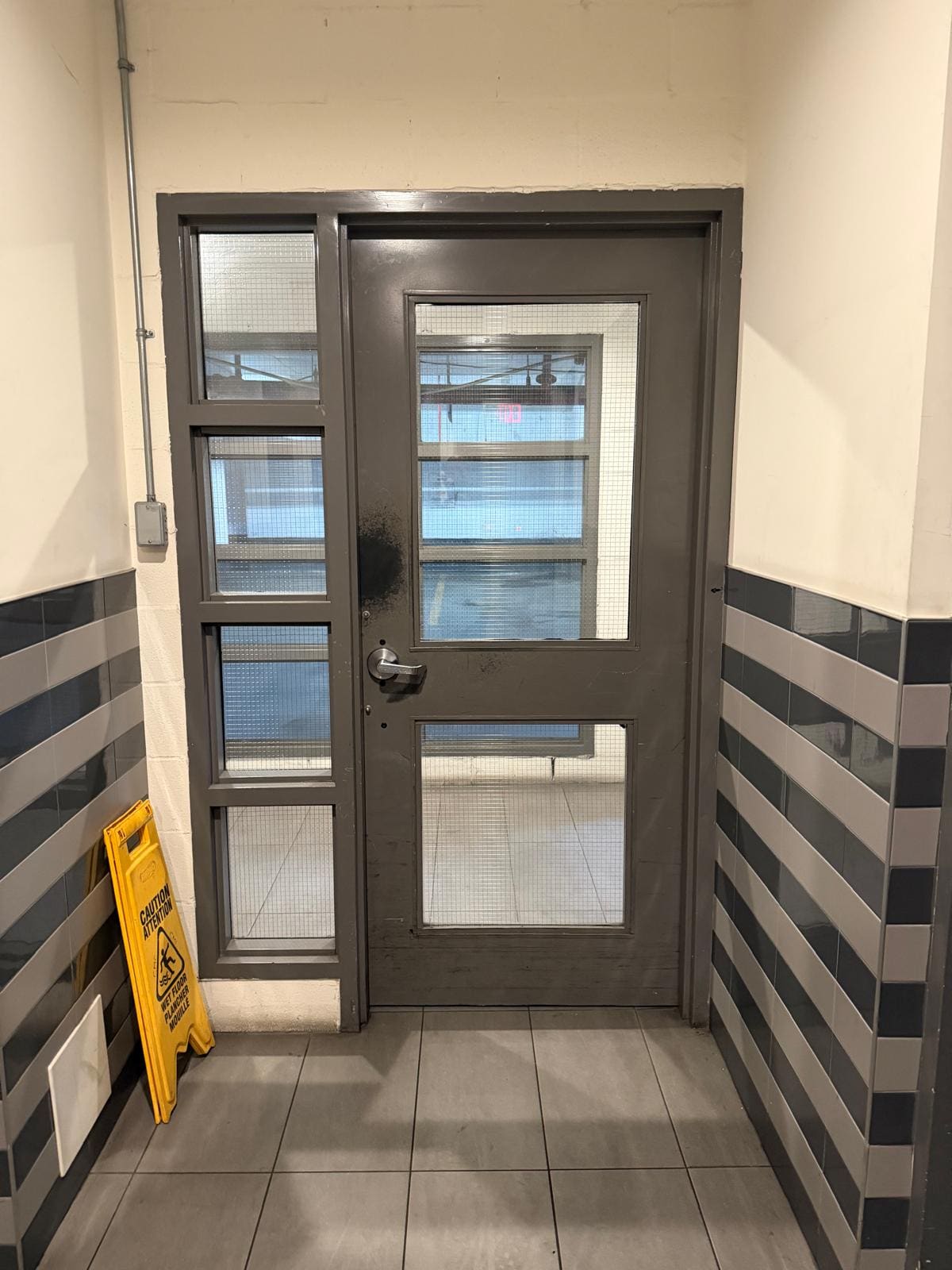 Commercial door glass and hardware service