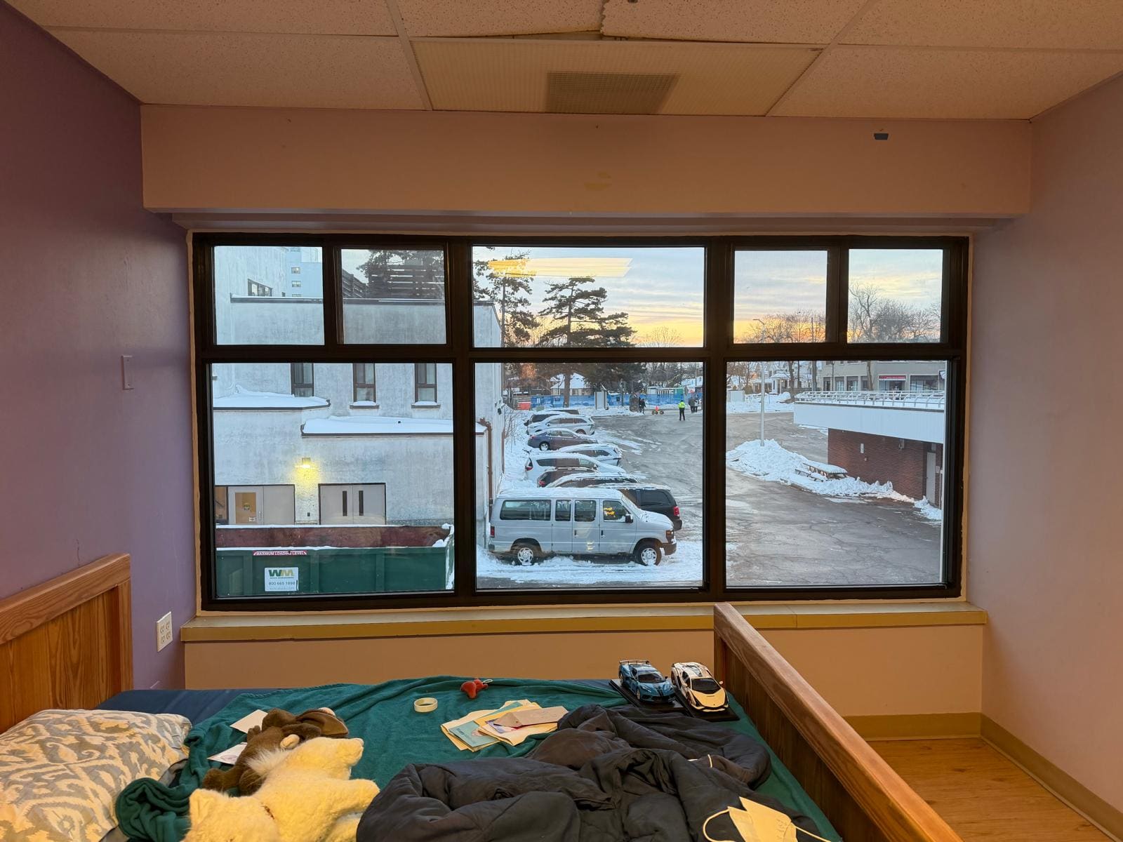 Commercial window replacement in winter