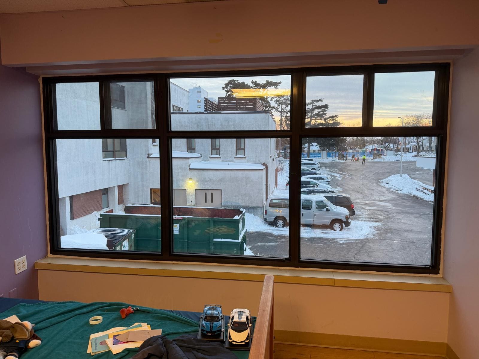 Commercial window replacement in winter
