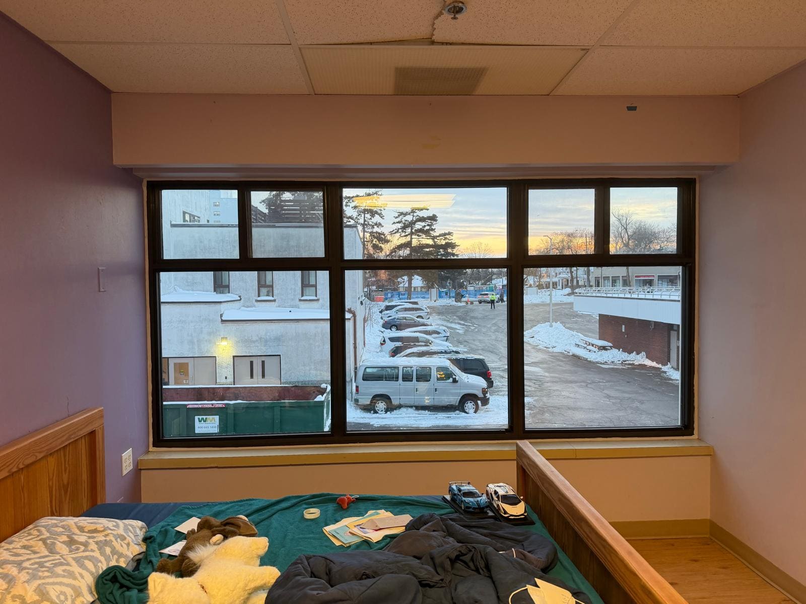 Commercial window replacement in winter