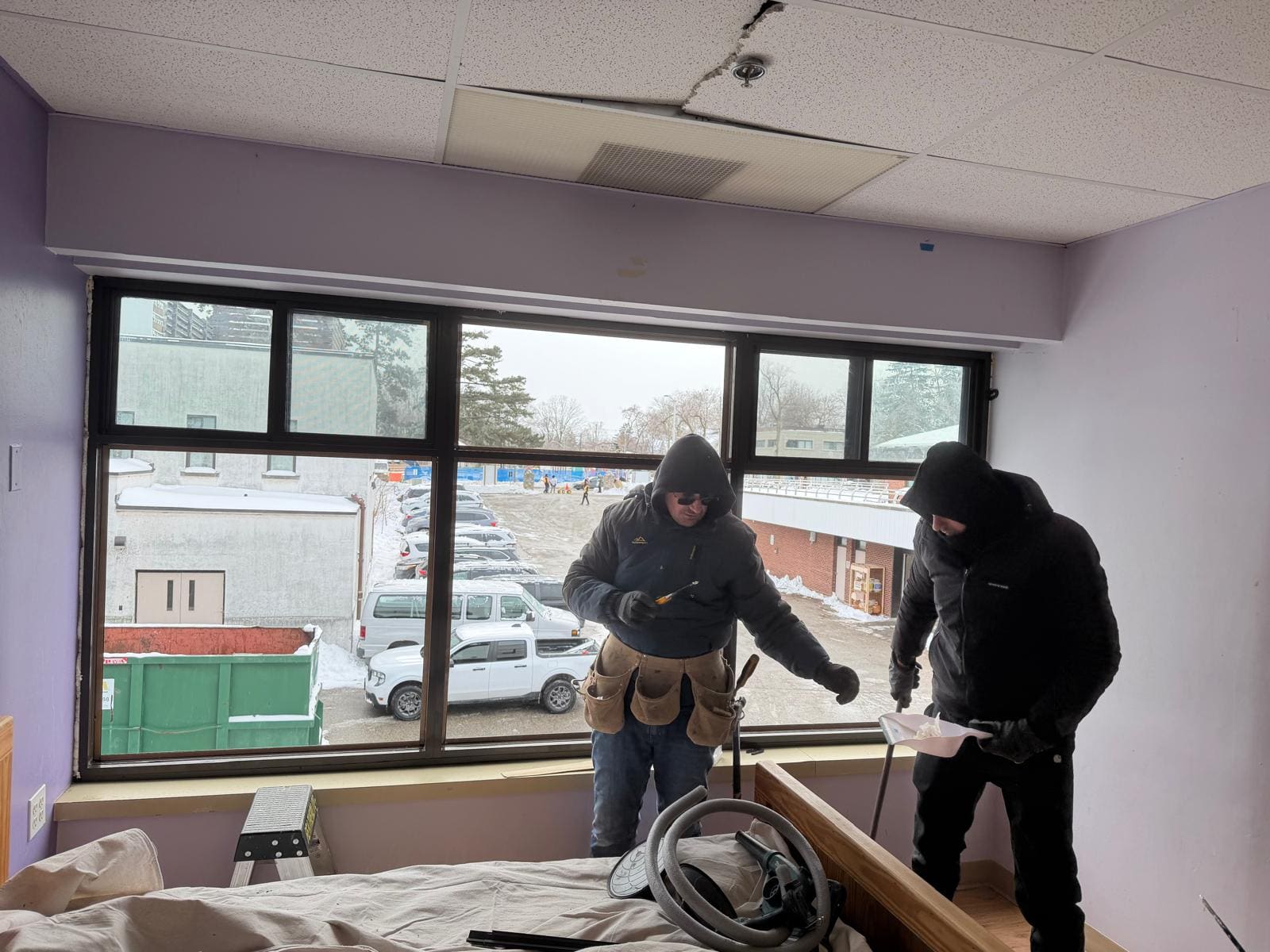 Commercial window replacement in winter