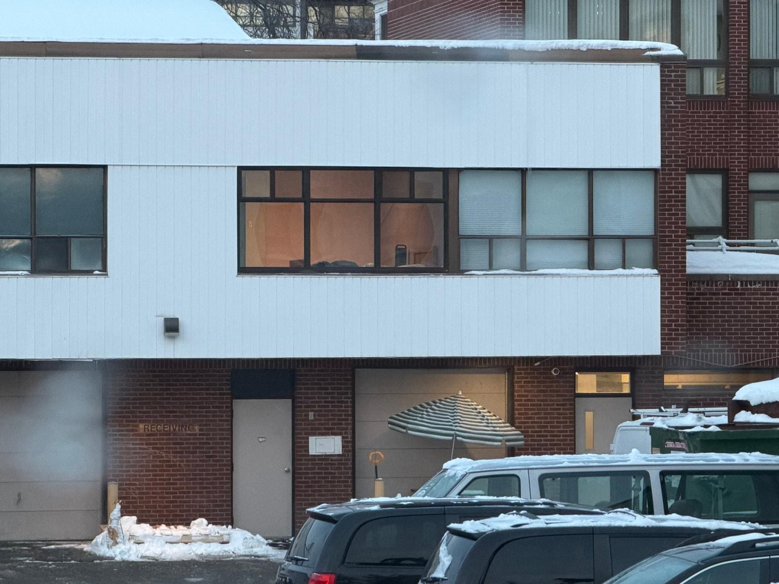 Commercial window replacement in winter