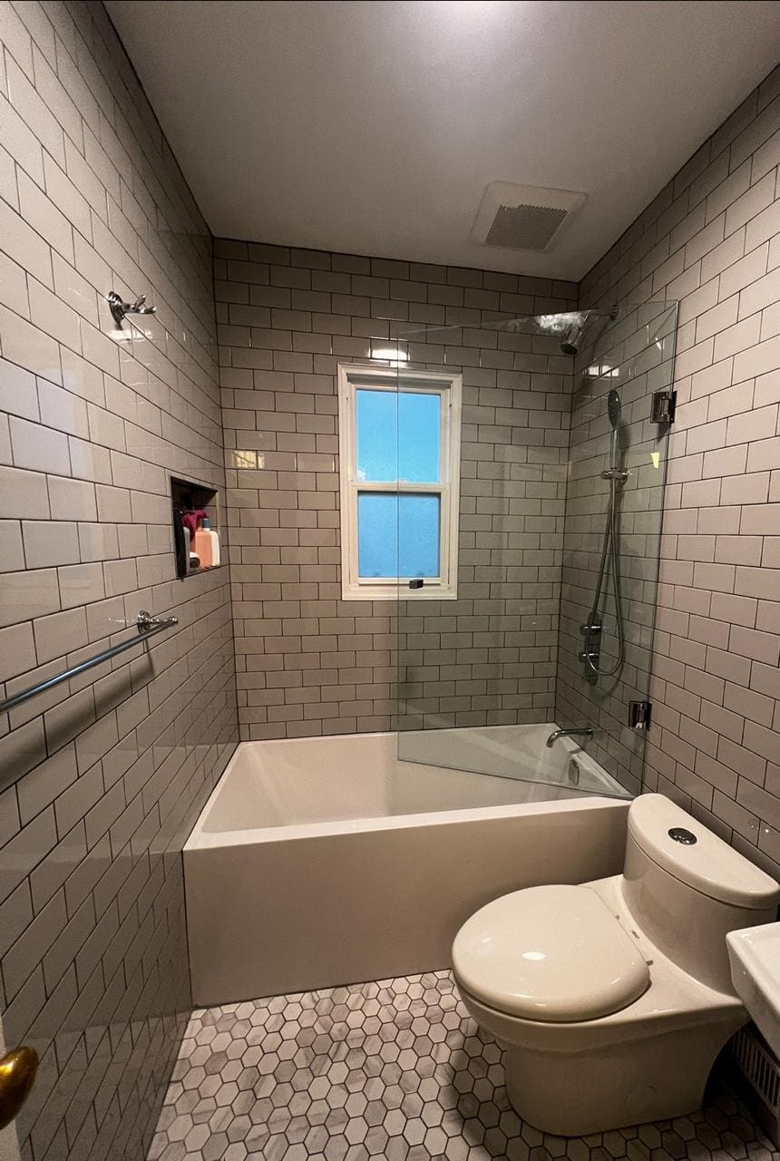 Glass tub enclosure or screen